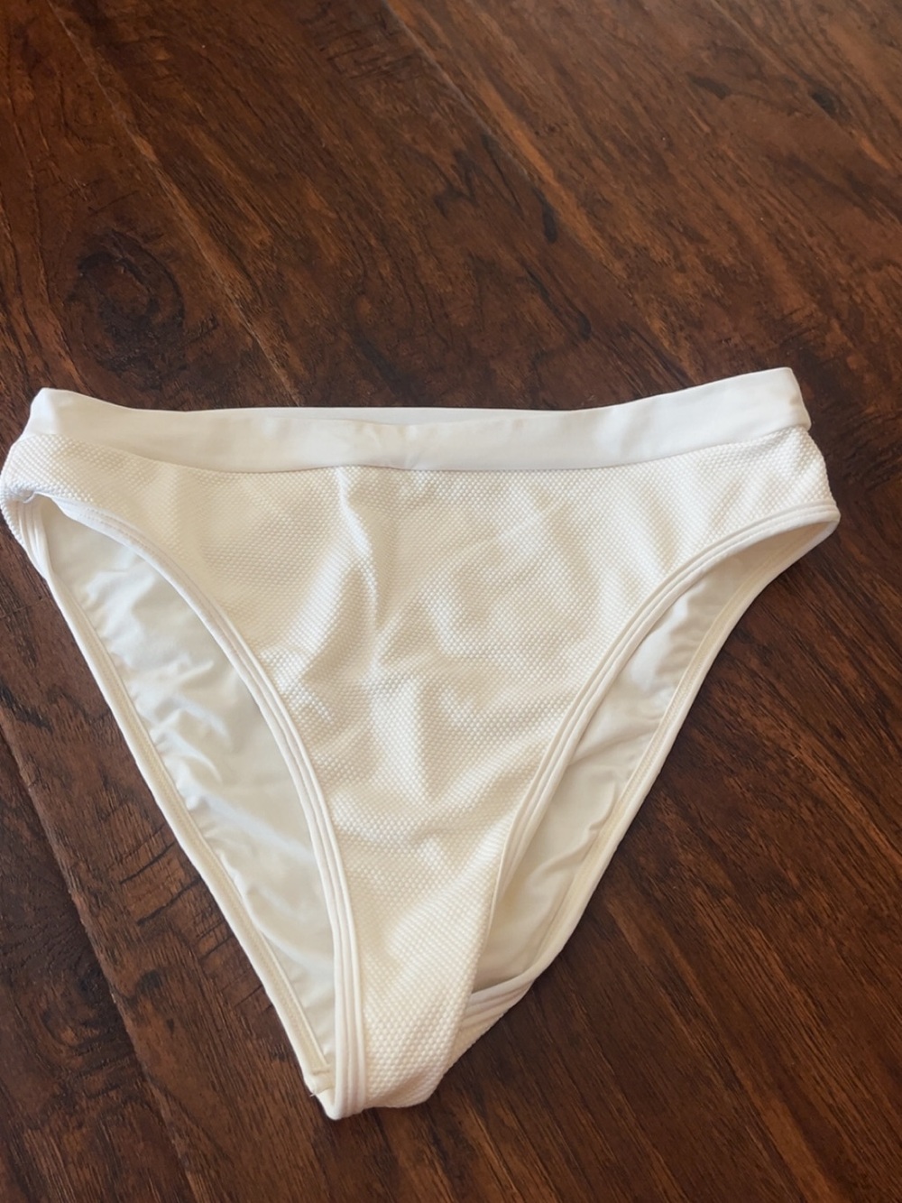 White Scalloped Shell Bikini Top with Pearl Accents - Picture 4 of 6